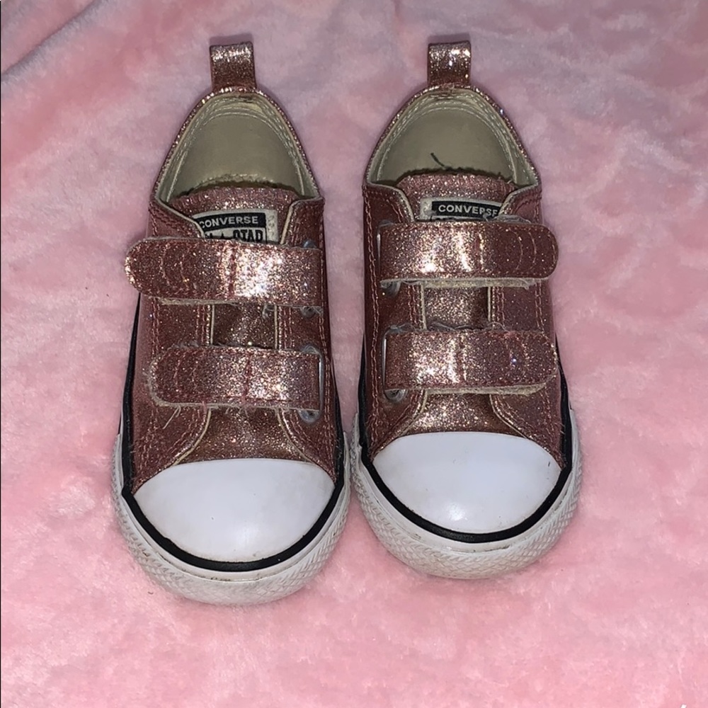 Pink sparkle converse